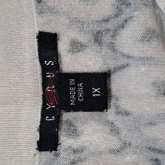 Cyrus Black & White Abstract Flower  Button Up V-Neck 3/4 Sleeve Cardigan 1X - Picture 5 of 11